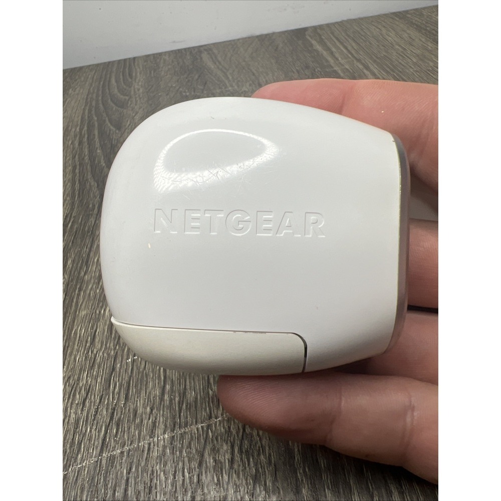 Netgear Arlo VMC3030 Wireless HD Security Camera Lot 2 White Indoor Outdoor Add - Picture 10 of 16